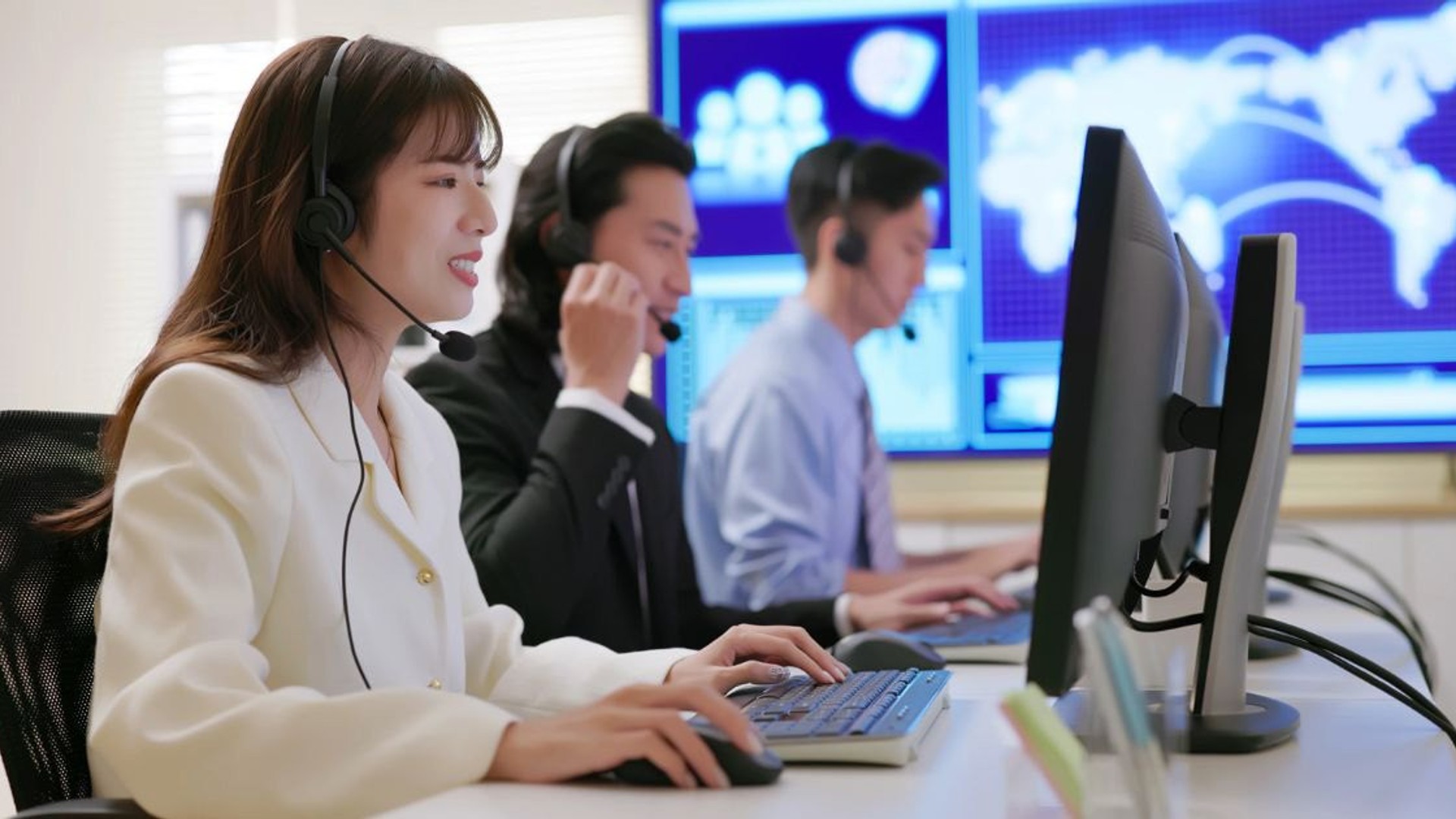 Đội ngũ hỗ trợ khách hàng VIP79 sẵn sàng giải đáp thắc mắc