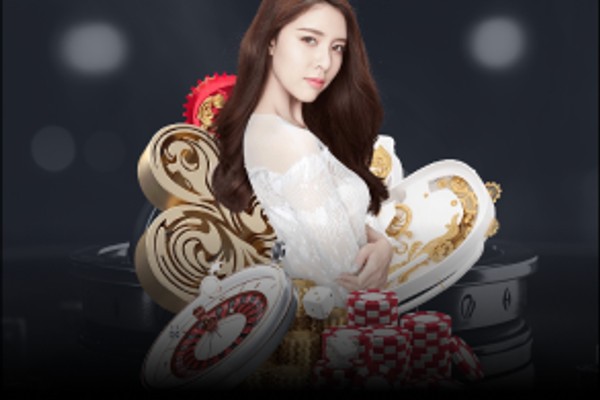 Bàn chơi casino trực tuyến với dealer tại VIP79